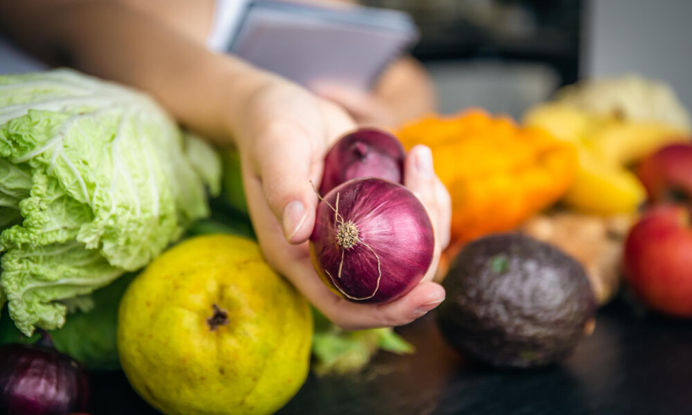 Reacciones enzimáticas en frutas y verduras.